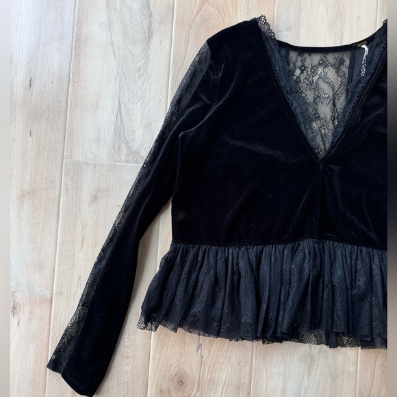 Free People Velvet & Lace Peplum Top Size Medium - Picture 4 of 7